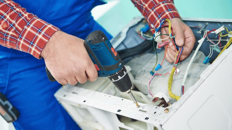 Alaşehir Baxi Baxi çamaşır makinesi kart tamiri – Su almama arızası orijinal parça ile giderildi. - Teknik servis örneği